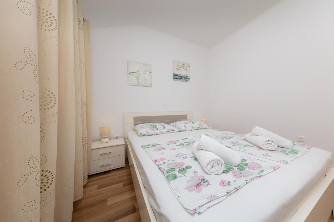 Apartman Ela *