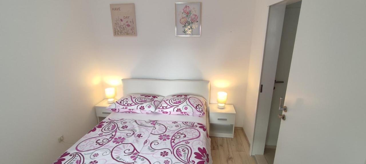 Apartman Ela *