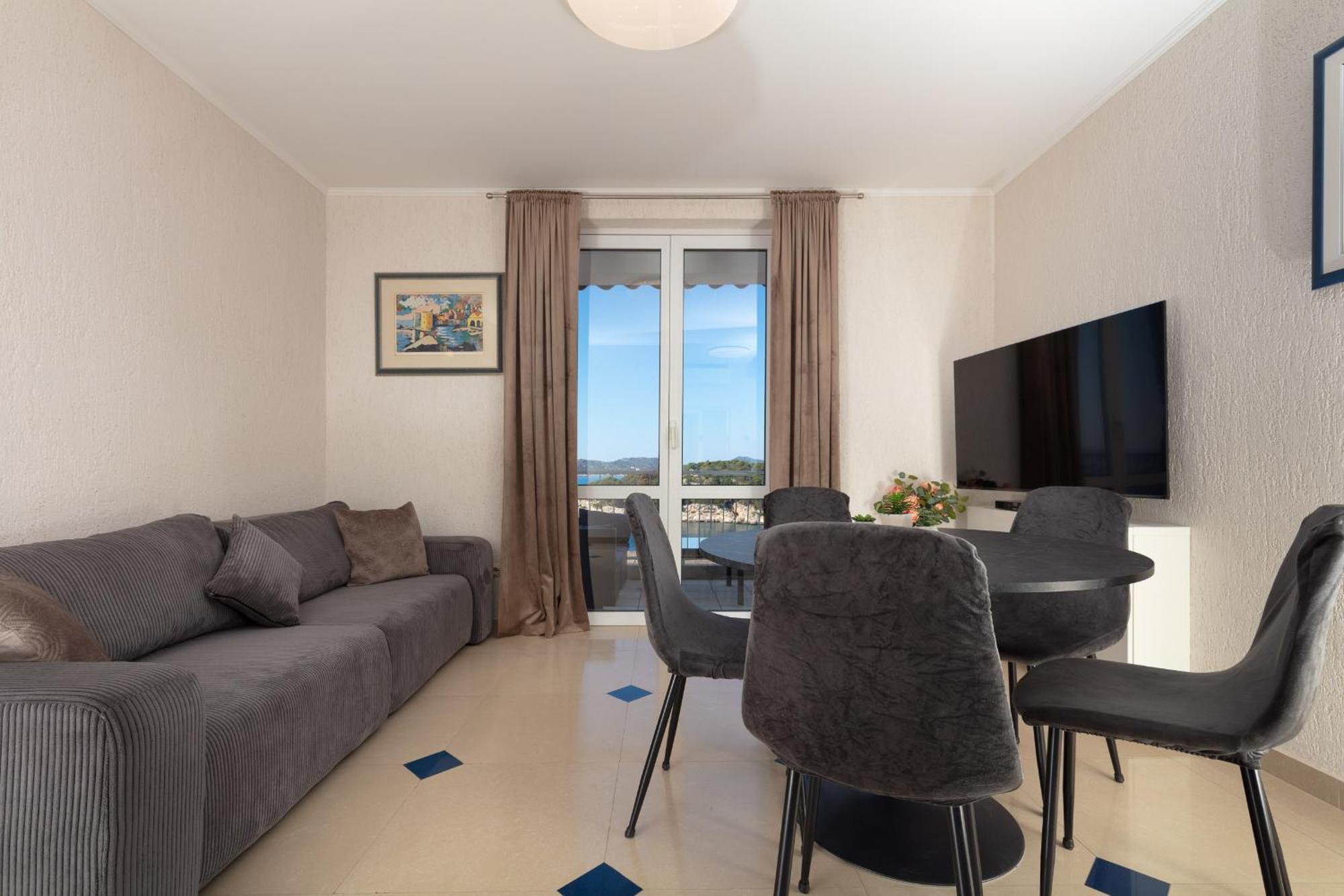 Apartman Ela *