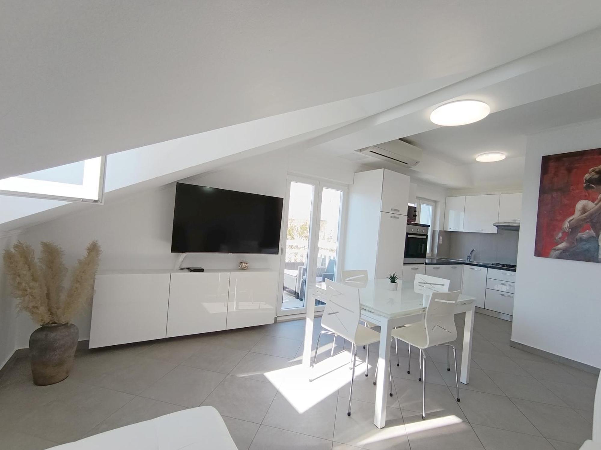 Apartman Ela *