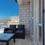 Apartment Ela