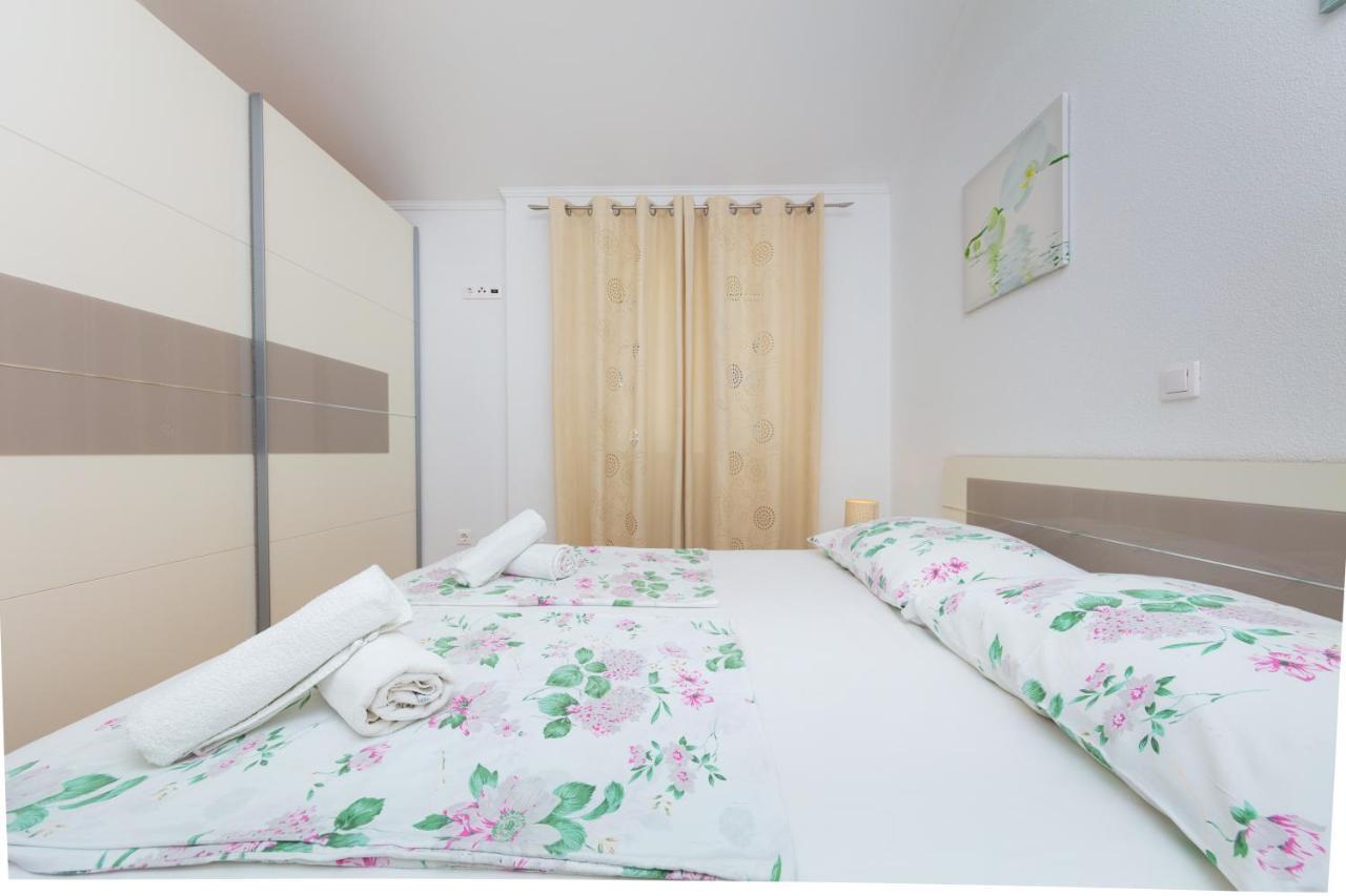 Ela Apartment
